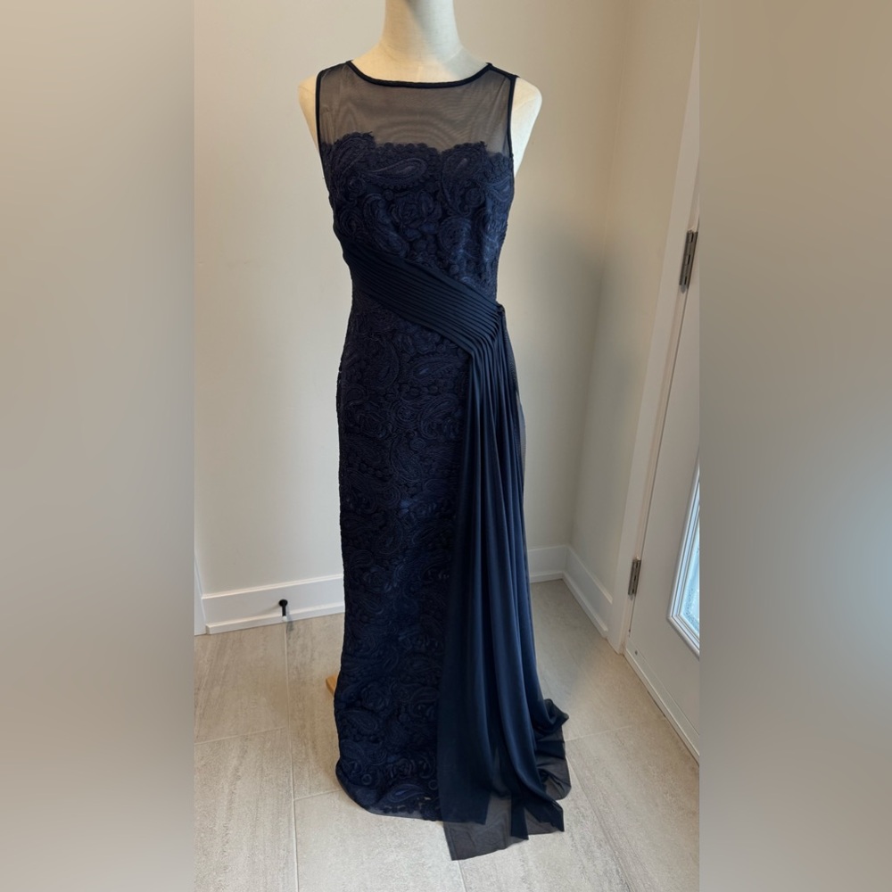 Ralph Lauren - Elegant Navy‎ Lace Evening Dress
(Listing #18)